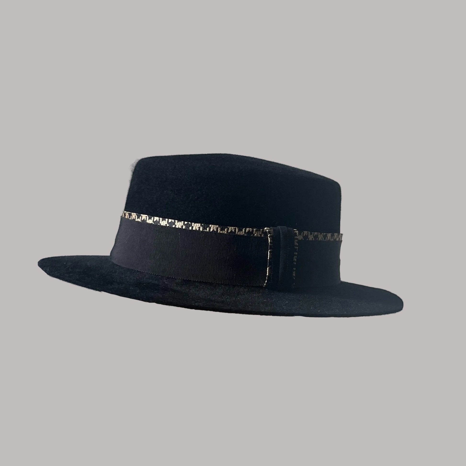 Black fur felt boater hat with a detachable band